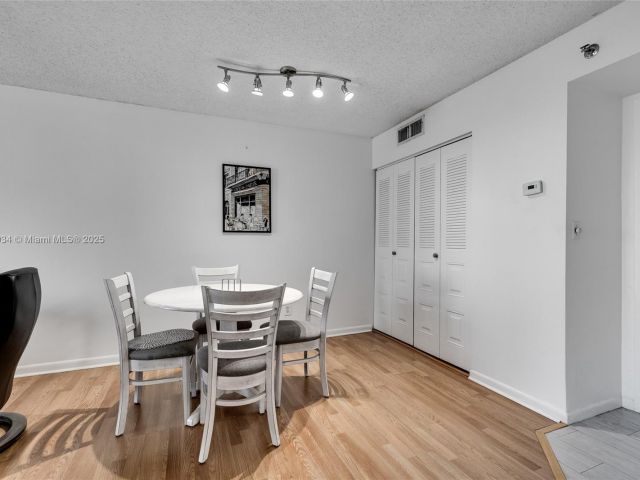 Продажа квартиры #1210 - фото 6203246