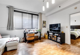 Квартира #210