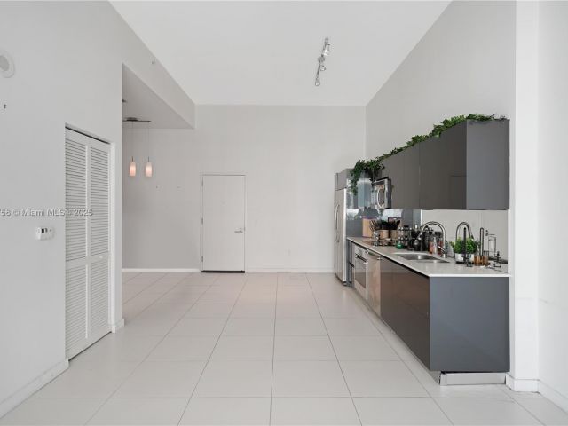 Продажа квартиры #2706 - фото 6228021