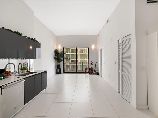 Продажа квартиры #2706 - фото 6228022