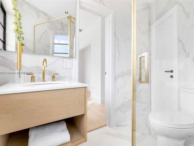 Продажа дома по адресу 4444 Adams Ave - фото 6202744