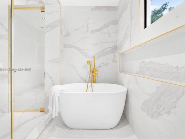 Продажа дома по адресу 4444 Adams Ave - фото 6202749