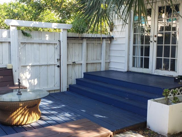 Продажа дома по адресу 100 NE 5th Street - фото 6204206