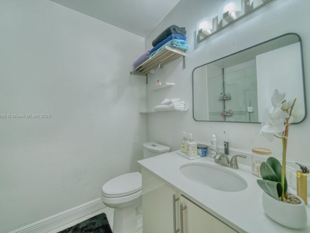 Продажа дома по адресу 10000 SW 147th Ct - фото 6205374