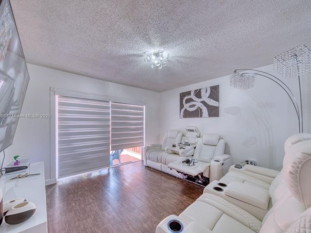 Продажа дома по адресу 10000 SW 147th Ct - фото 6205378