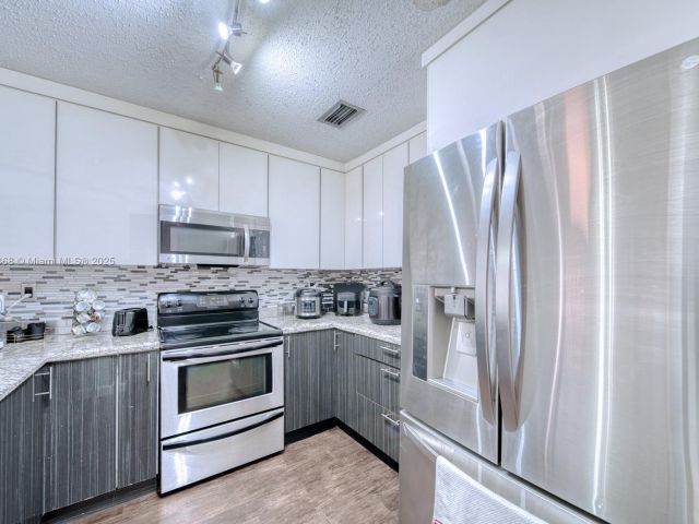 Продажа дома по адресу 10000 SW 147th Ct - фото 6205380