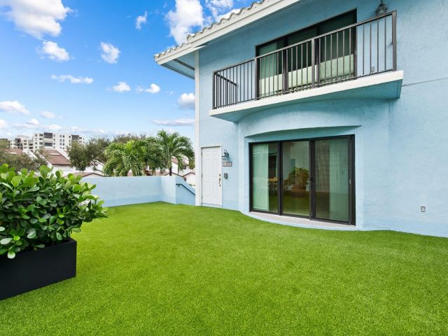 Продажа дома по адресу 1260 N Riverside Dr 1260 - фото 6207339