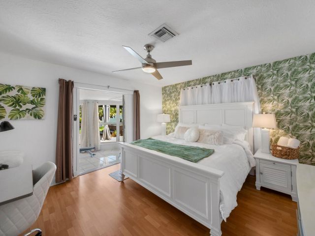 Дом в аренду по адресу 220 SE 2nd Avenue - фото 6205862