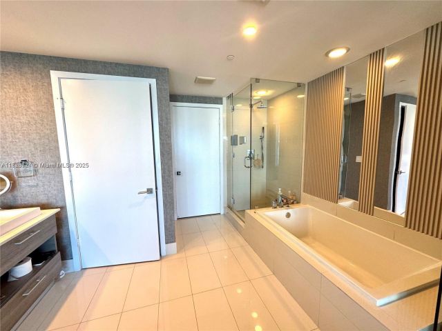 Продажа квартиры #1401 - фото 6211507