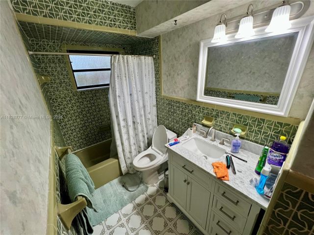 Продажа дома по адресу 9601 SW 66th St - фото 6227360