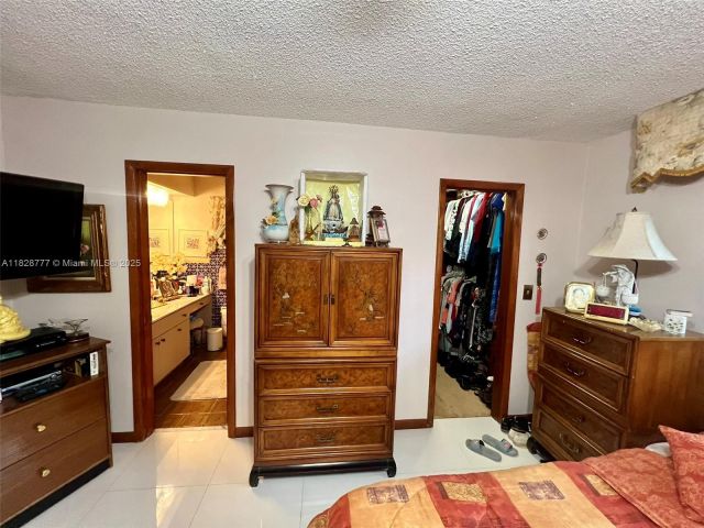 Продажа дома по адресу 9601 SW 66th St - фото 6227363