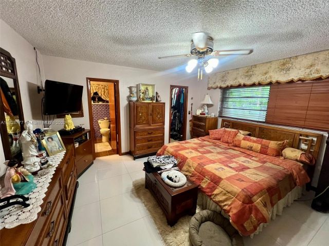 Продажа дома по адресу 9601 SW 66th St - фото 6227364