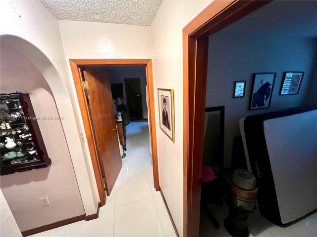 Продажа дома по адресу 9601 SW 66th St - фото 6227365