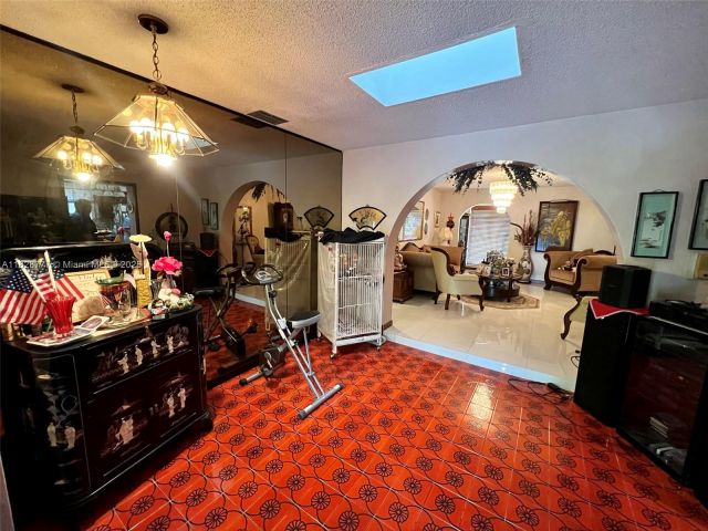 Продажа дома по адресу 9601 SW 66th St - фото 6227367