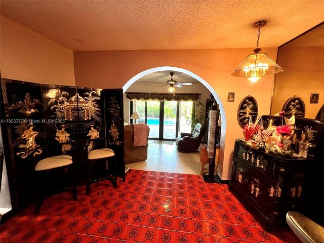 Продажа дома по адресу 9601 SW 66th St - фото 6227368