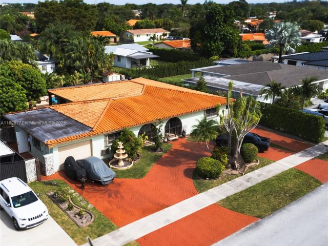 Продажа дома по адресу 9601 SW 66th St - фото 6227376