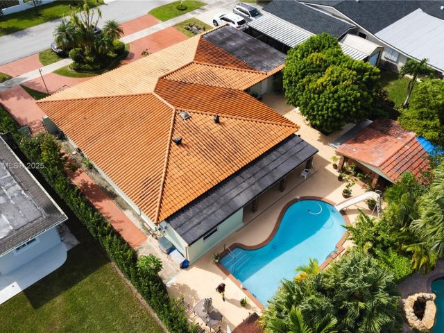 Продажа дома по адресу 9601 SW 66th St - фото 6227378