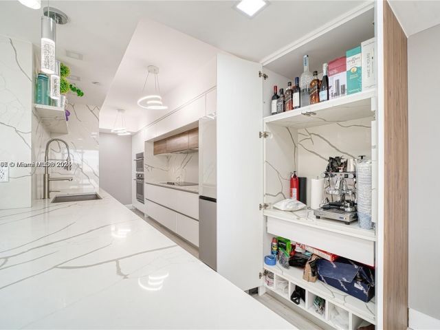 Продажа квартиры #3708 - фото 6206991