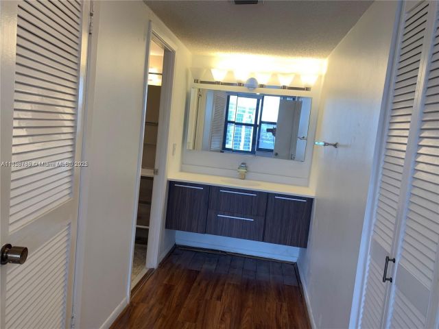 Квартира в аренду номер1721 - фото 6207152