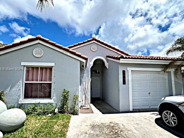 Продажа дома по адресу 1988 SE 12th St - фото 6212876