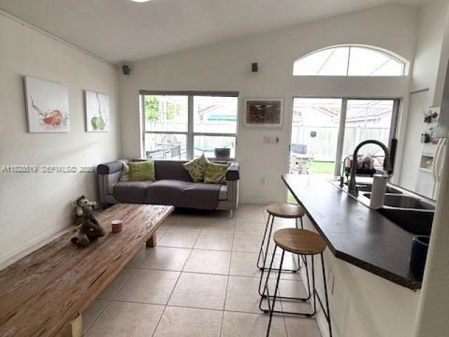 Продажа дома по адресу 1988 SE 12th St - фото 7435990