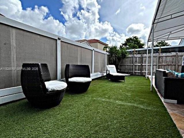 Продажа дома по адресу 1988 SE 12th St - фото 7435997