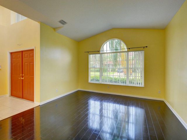 Дом в аренду по адресу 1282 Pebble Ridge Lane - фото 6207237