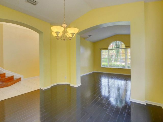 Дом в аренду по адресу 1282 Pebble Ridge Lane - фото 6207238