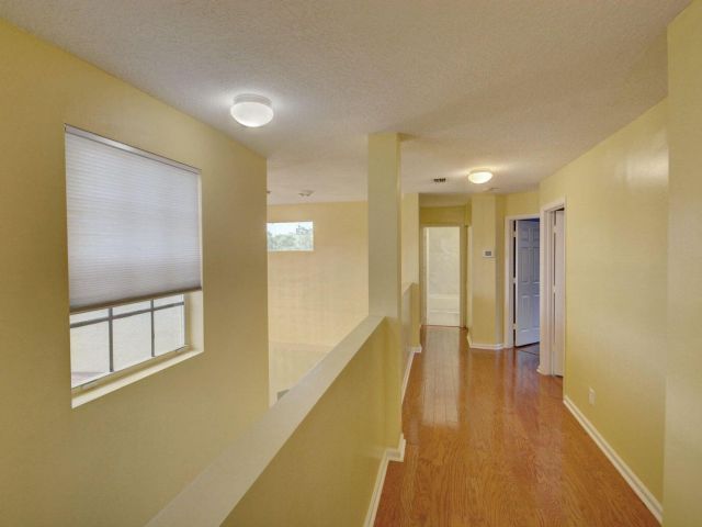 Дом в аренду по адресу 1282 Pebble Ridge Lane - фото 6345461