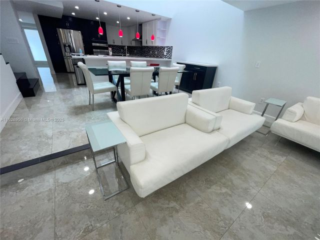 Продажа дома по адресу 310 Poinciana island Dr 802 - фото 6255994