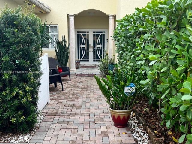 Продажа дома по адресу 13220 SW 143rd Ter - фото 6206900