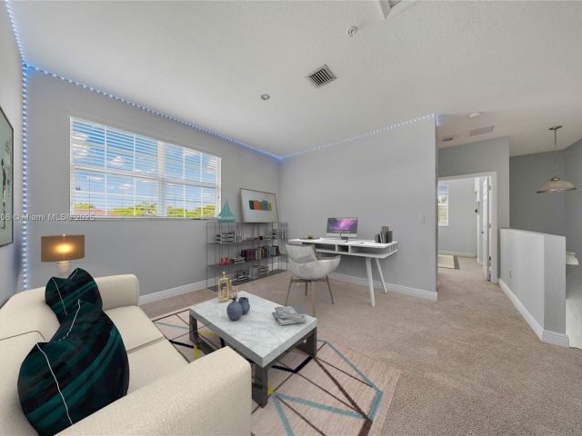 Продажа дома по адресу 14776 SW 10th St 10501 - фото 6206766