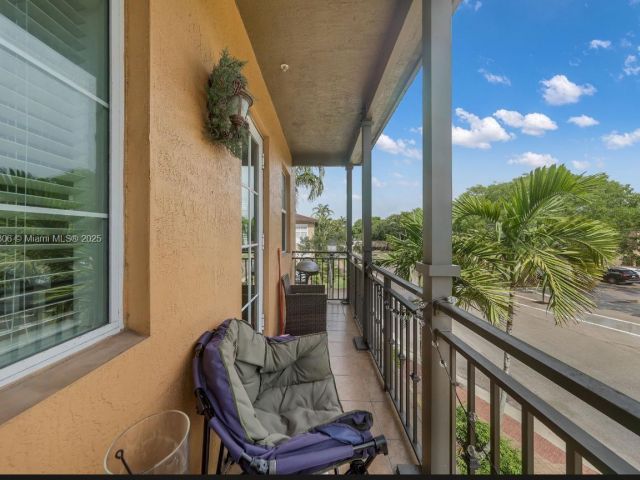 Продажа дома по адресу 14776 SW 10th St 10501 - фото 6206771