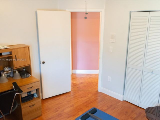 Продажа дома по адресу 13402 SW 153rd St 1904 - фото 6206842