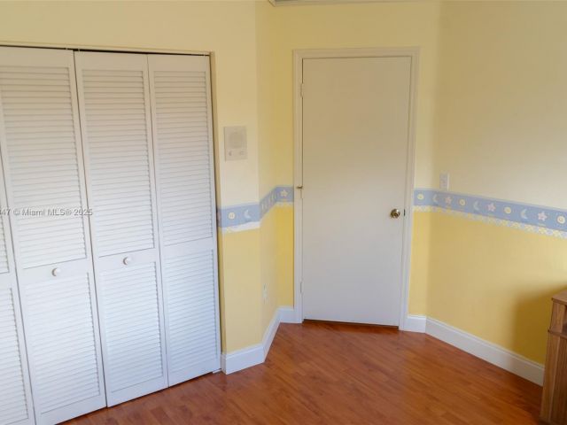 Продажа дома по адресу 13402 SW 153rd St 1904 - фото 6206846