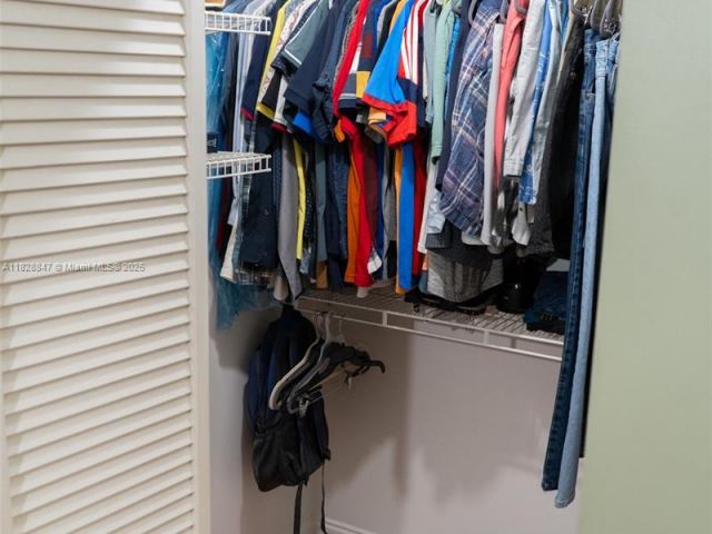 Продажа дома по адресу 13402 SW 153rd St 1904 - фото 6206849