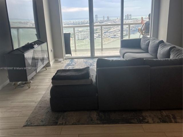 Продажа квартиры #4706 - фото 6225924