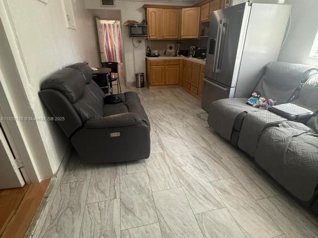 Продажа дома по адресу 7900 SW 21st Ter - фото 6206834