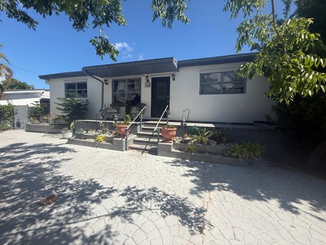 Продажа дома по адресу 7900 SW 21st Ter - фото 6206840