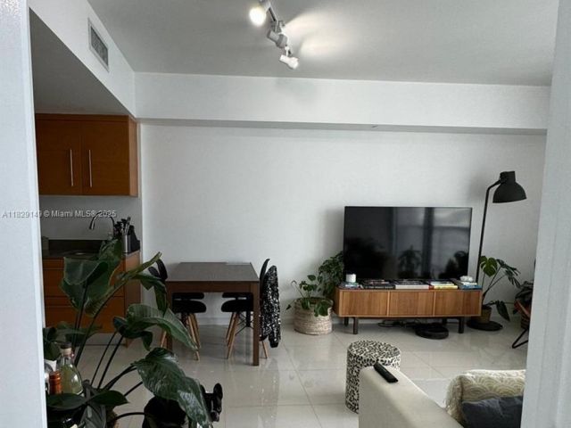 Квартира в аренду номер4004 - фото 6207926