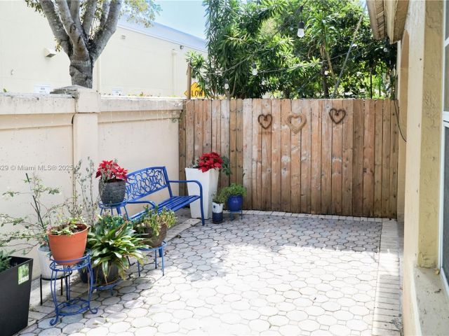 Продажа дома по адресу 7081 SW 158th ct - фото 6207425