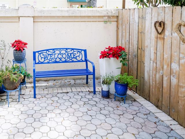 Продажа дома по адресу 7081 SW 158th ct - фото 6207426