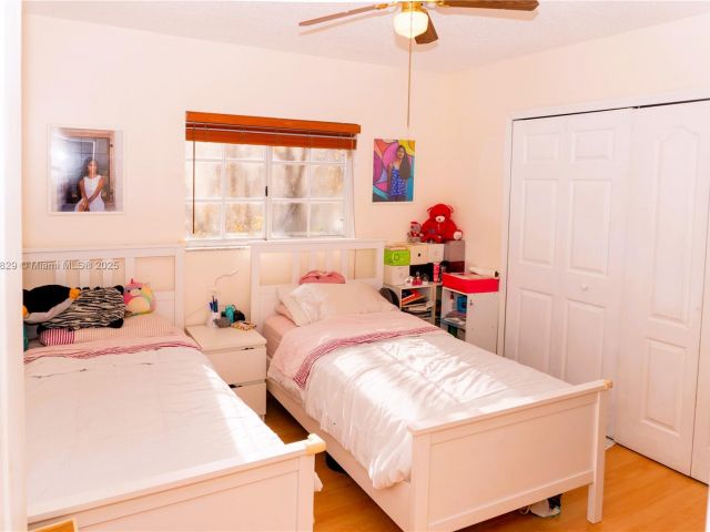 Продажа дома по адресу 7081 SW 158th ct - фото 6207431