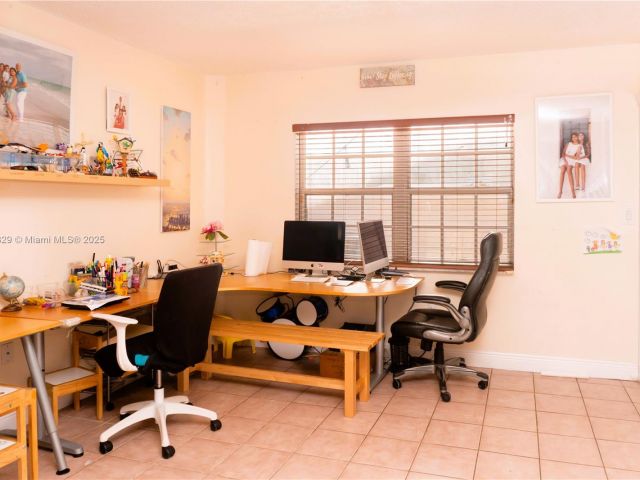 Продажа дома по адресу 7081 SW 158th ct - фото 6207432