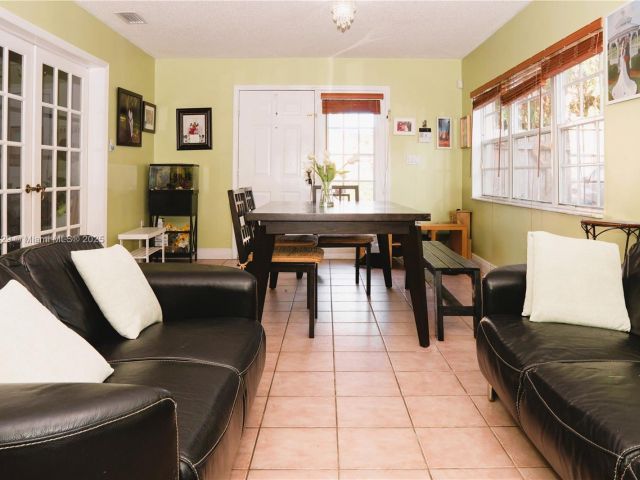 Продажа дома по адресу 7081 SW 158th ct - фото 6207438