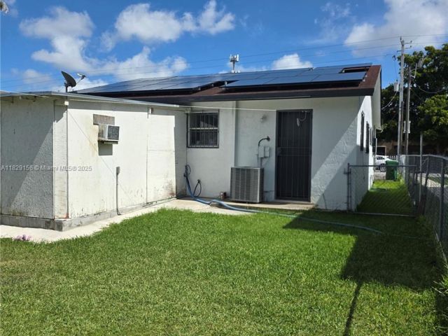 Продажа дома по адресу 2237 NW 50th St - фото 6213329