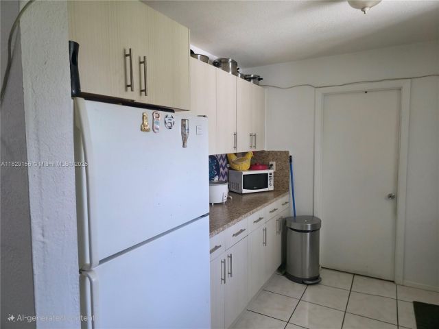 Продажа дома по адресу 2237 NW 50th St - фото 6213331