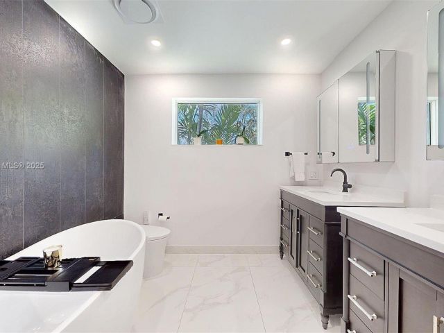 Продажа дома по адресу 1222 Cortez St - фото 6212468