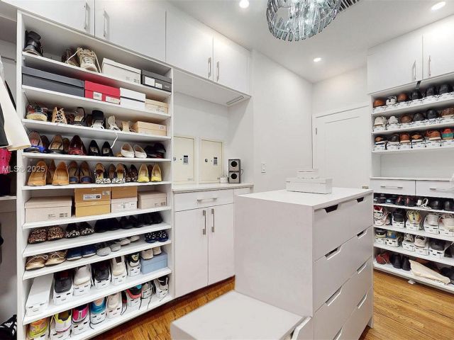 Продажа дома по адресу 1222 Cortez St - фото 6212470