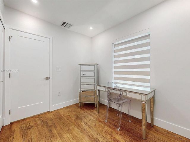 Продажа дома по адресу 1222 Cortez St - фото 6212471